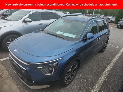 Certified 2023 Kia Niro SX Touring FWD image 2