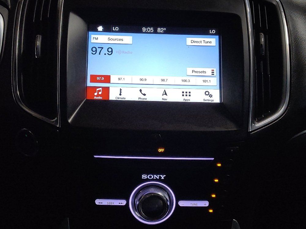 Used 2018 Ford Edge Titanium w/ Technology Package FWD image 25
