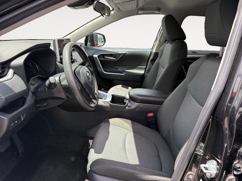 Certified 2025 Toyota RAV4 XLE FWD image 9