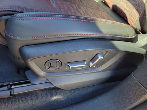 Used 2025 Audi RS Q8 performance image 17