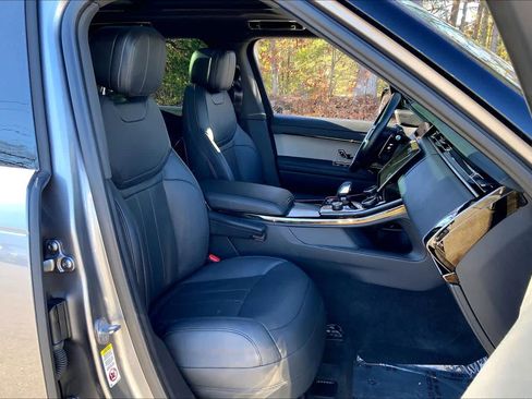 Used 2023 Land Rover Range Rover Sport SE image 7