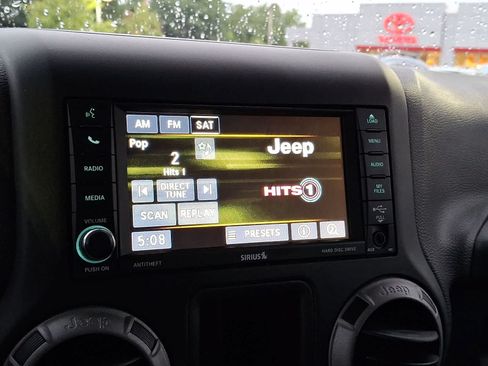 Used 2017 Jeep Wrangler Sport AWD/4WD image 17