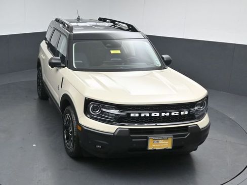 Certified 2025 Ford Bronco Sport Outer Banks w/ Outer Banks Tech Package+ AWD/4WD image 46