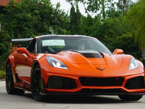 Used 2019 Chevrolet Corvette ZR1 RWD image 4