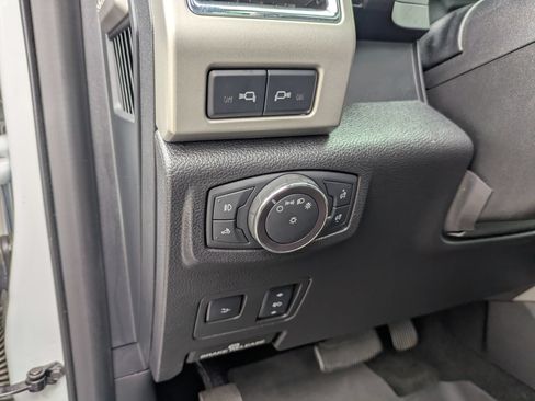 Used 2017 Ford F250 Lariat w/ Lariat Ultimate Package AWD/4WD image 18
