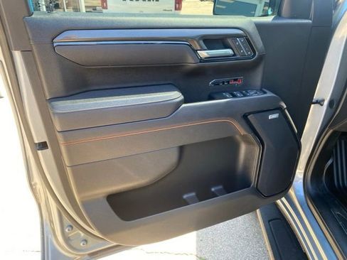 Used 2025 GMC Sierra 1500 AT4 w/ AT4 Premium Package AWD/4WD image 11