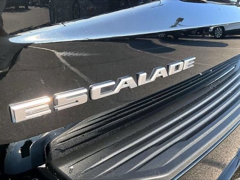 Used 2023 Cadillac Escalade ESV Premium Luxury AWD/4WD image 34