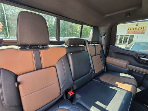 Used 2021 Chevrolet Silverado 1500 High Country w/ Technology Package AWD/4WD image 13