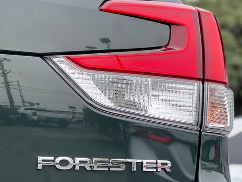 Used 2022 Subaru Forester AWD/4WD image 10