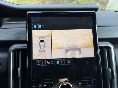 Used 2025 GMC Acadia Elevation image 32