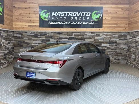 Used 2021 Hyundai Elantra SEL FWD image 11