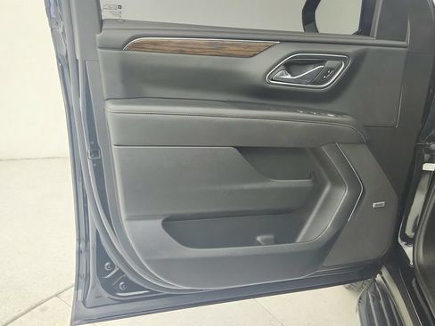 Used 2024 Chevrolet Tahoe Premier w/ Premium Package RWD image 37