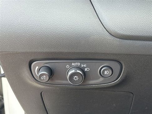 Used 2023 Buick Encore GX Preferred w/ Cold Weather Comfort Package FWD image 17