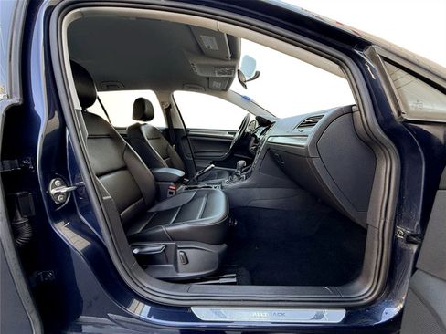 Used 2017 Volkswagen Golf Alltrack S image 33