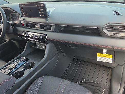 New 2026 Honda Pilot Sport image 18