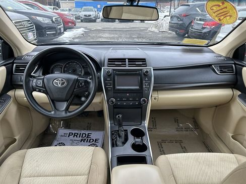 Used 2015 Toyota Camry LE image 11