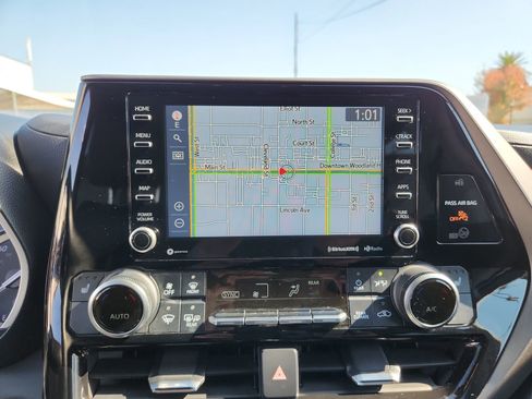 Used 2022 Toyota Highlander XLE image 20