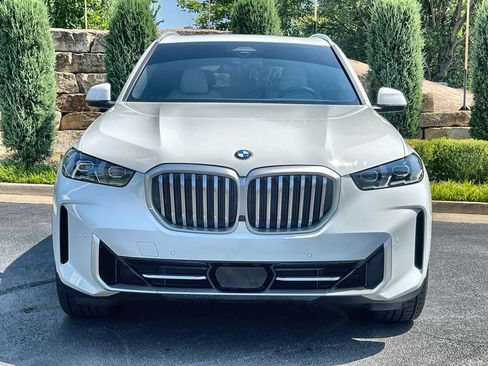 Used 2024 BMW X5 xDrive40i w/ Premium Package AWD/4WD image 8
