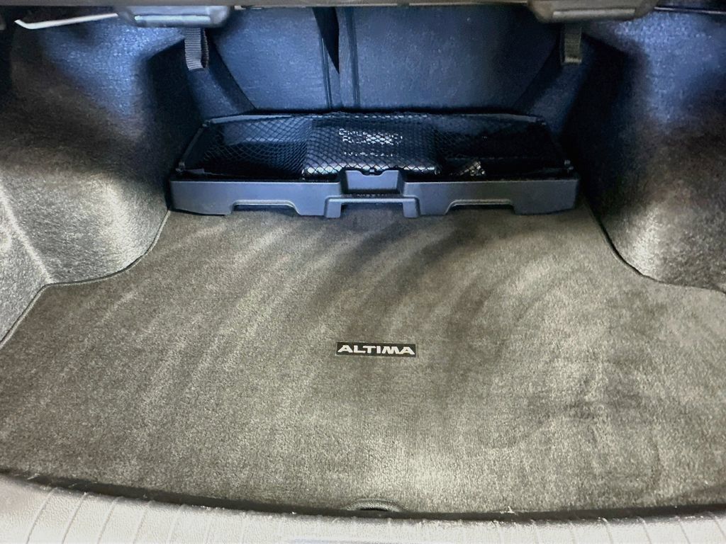 Certified 2024 Nissan Altima 2.5 SV w/ SV Premium Package FWD image 35