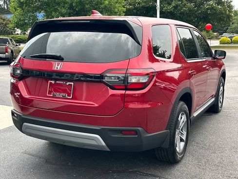 Used 2025 Honda Pilot EX-L image 3