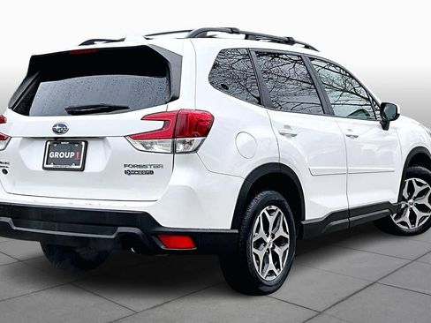 Used 2020 Subaru Forester Premium image 13
