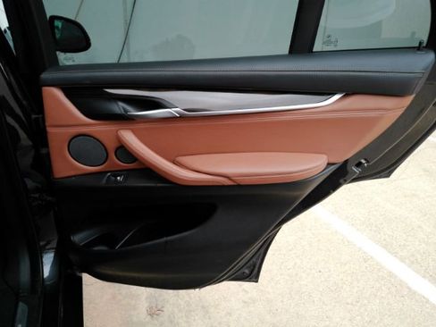 Used 2017 BMW X5 xDrive40e image 23