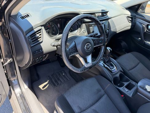 Used 2020 Nissan Rogue SV w/ Sun & Sound Touring Package FWD image 14