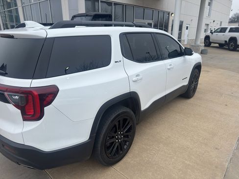 Used 2023 GMC Acadia SLT w/ Elevation Edition image 4