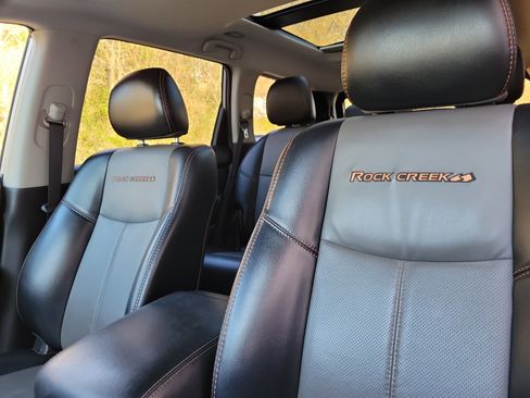 Used 2020 Nissan Pathfinder SL image 16