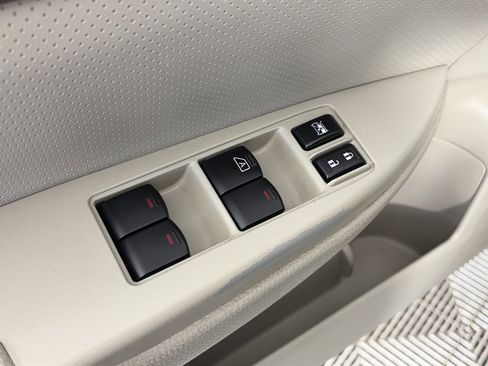 Used 2010 Subaru Outback 3.6R Limited image 23