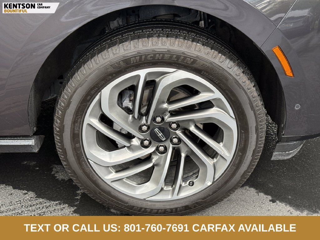 Used 2025 Lincoln Navigator Reserve AWD/4WD image 13