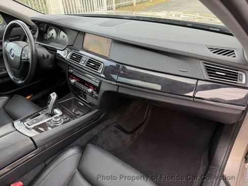 Used 2011 BMW 750i RWD image 35