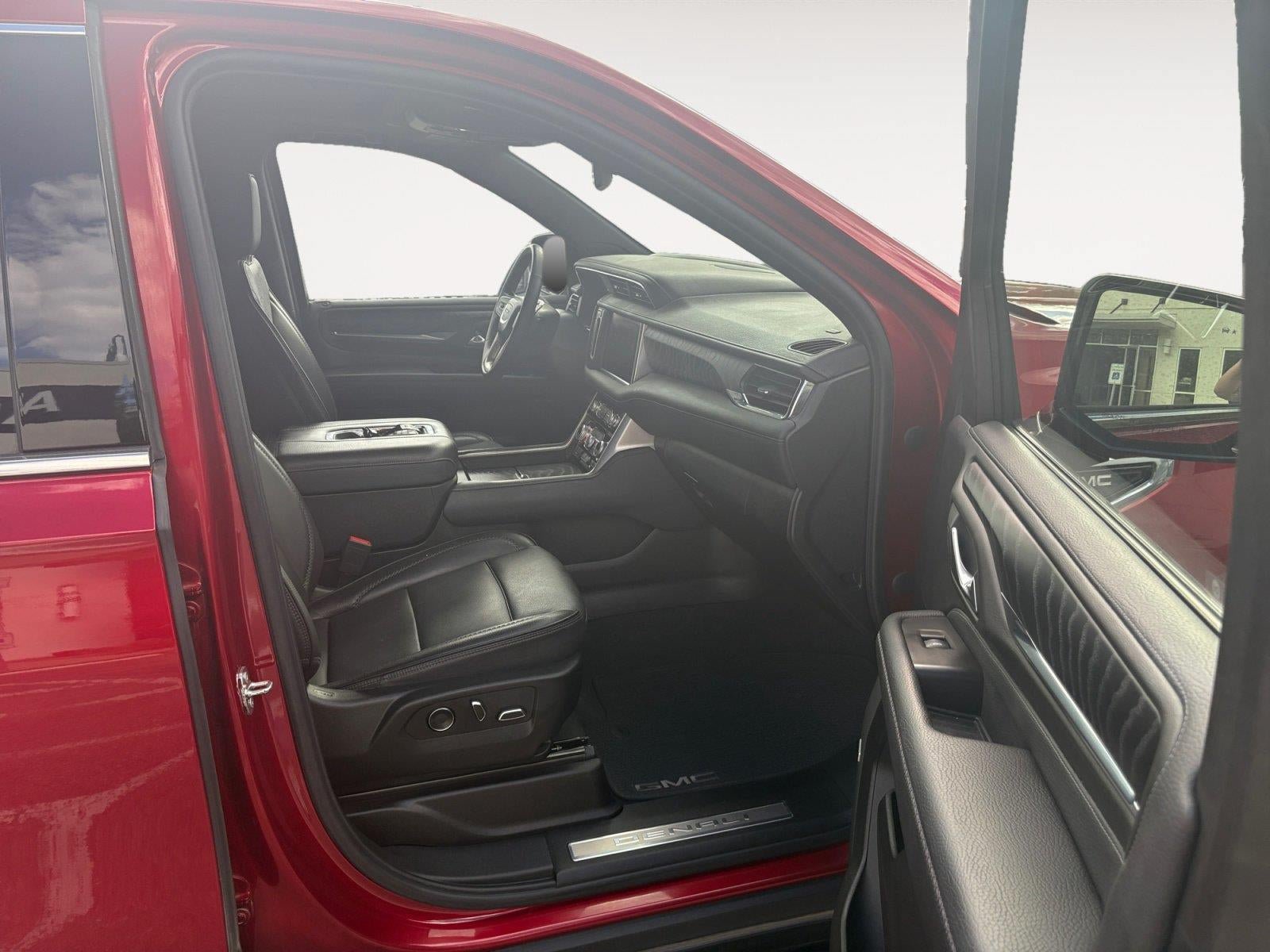 Used 2023 GMC Yukon Denali w/ Max Trailering Package AWD/4WD image 15