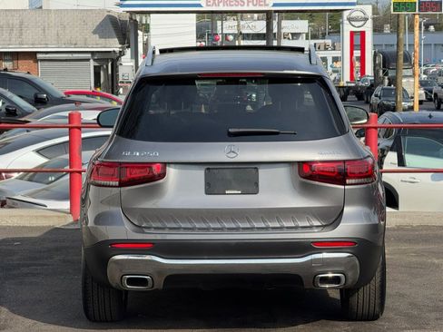 Used 2021 Mercedes-Benz GLB 250 4MATIC image 13