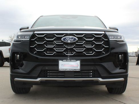 Used 2025 Ford Explorer Platinum w/ LUX Leather Package image 15