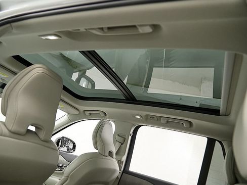 Certified 2023 Volvo XC90 T8 Plus w/ Protection Package Premier AWD/4WD image 23