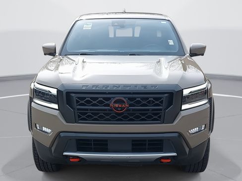 Used 2022 Nissan Frontier Pro-X image 2