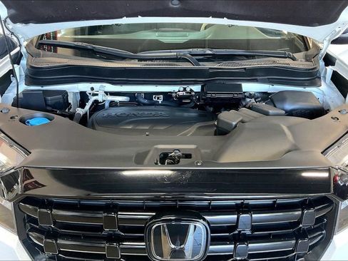 Used 2025 Honda Ridgeline Black Edition image 28