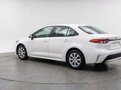 Used 2025 Toyota Corolla LE FWD image 6