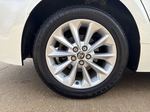 Used 2020 Toyota Corolla LE w/ LE Convenience Package image 8