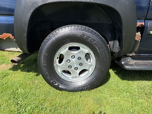 Used 2004 Chevrolet Avalanche 4x4 image 25