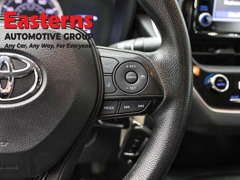 Used 2022 Toyota Corolla LE FWD image 15