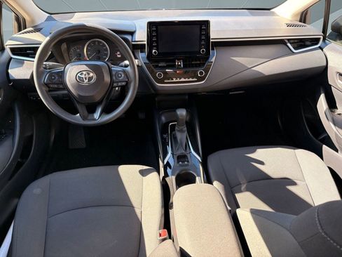 Used 2020 Toyota Corolla LE image 16