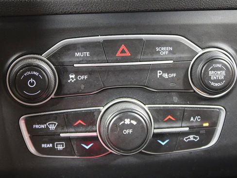 Used 2022 Dodge Charger SXT RWD image 37