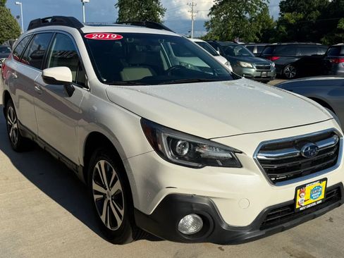 Used 2019 Subaru Outback 2.5i Limited AWD/4WD image 2