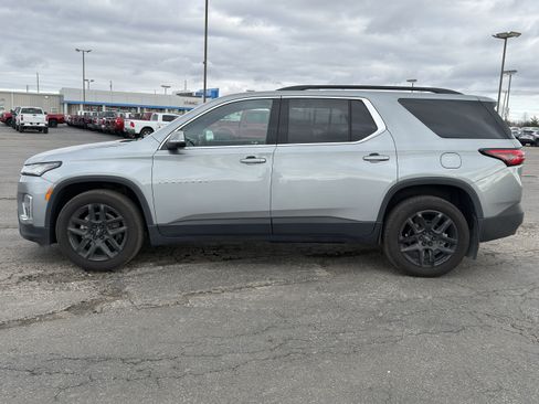 Used 2023 Chevrolet Traverse LT image 6