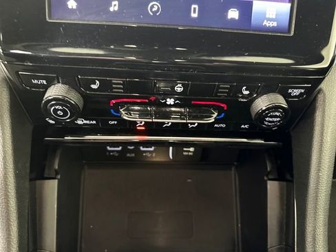 Used 2023 Jeep Grand Cherokee L Laredo image 23