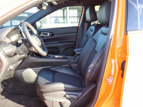 New 2026 Jeep Compass Latitude image 13