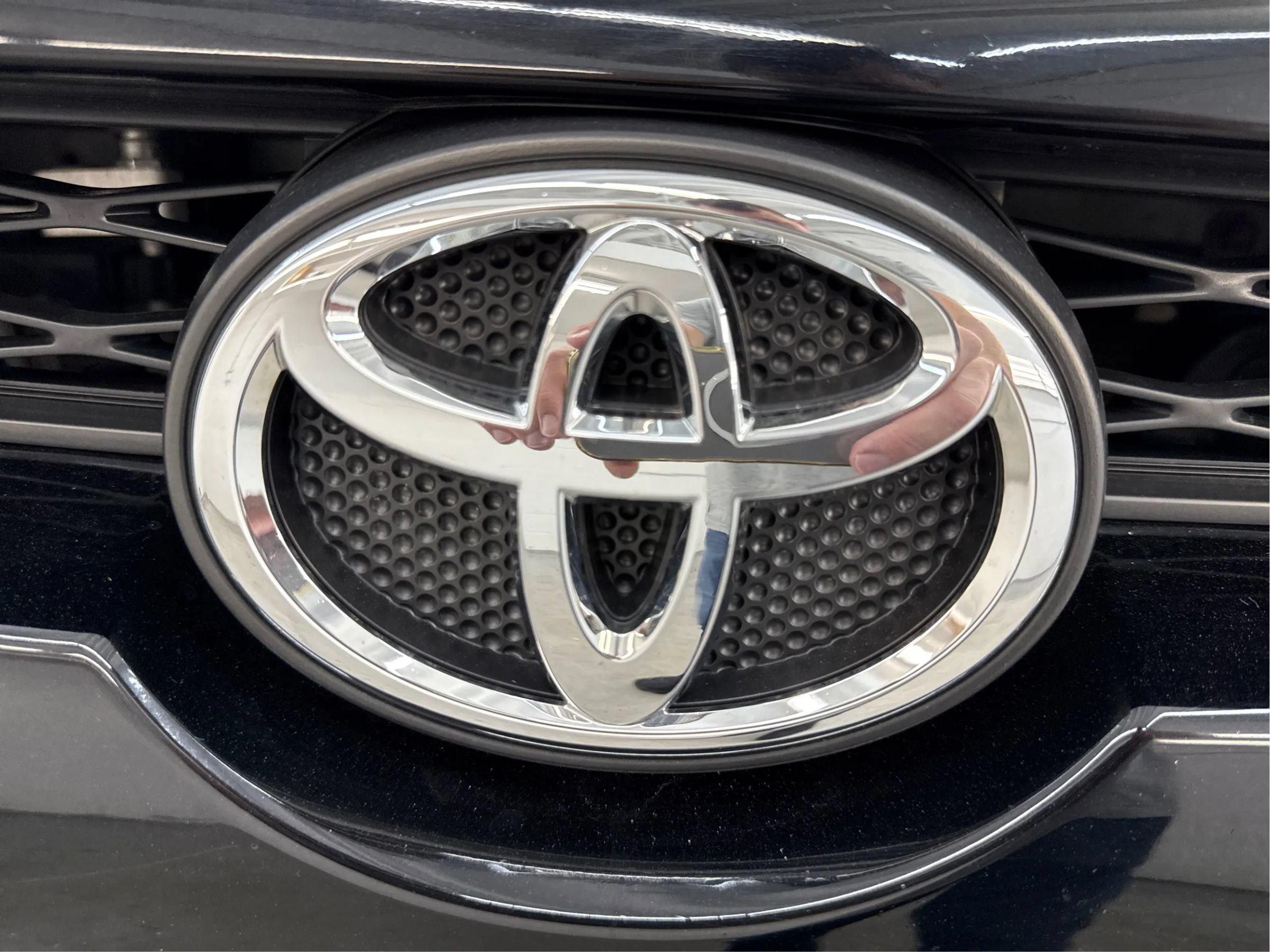 Used 2017 Toyota 4Runner SR5 AWD/4WD image 33