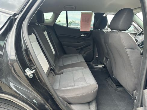 Used 2024 Chevrolet Trax LS w/ LS Convenience Package FWD image 21